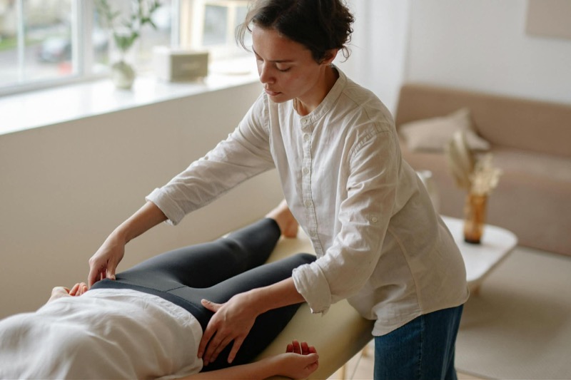 Osteopathic treatment for hip and pelvic support during pregnancy
